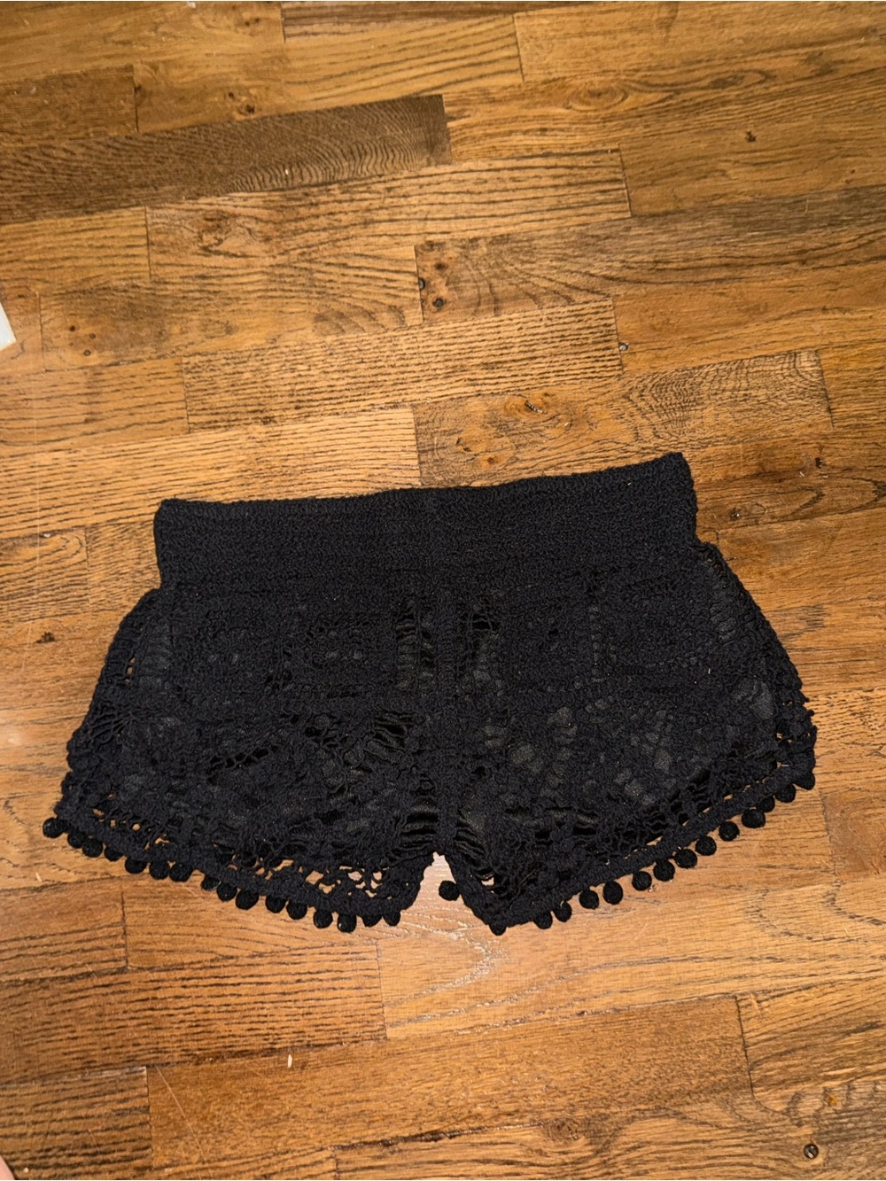 Surf Gypsy Black Crochet Scallop Hem Shorts - Picture 3 of 4